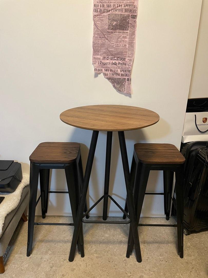 Hipvan bar sales table