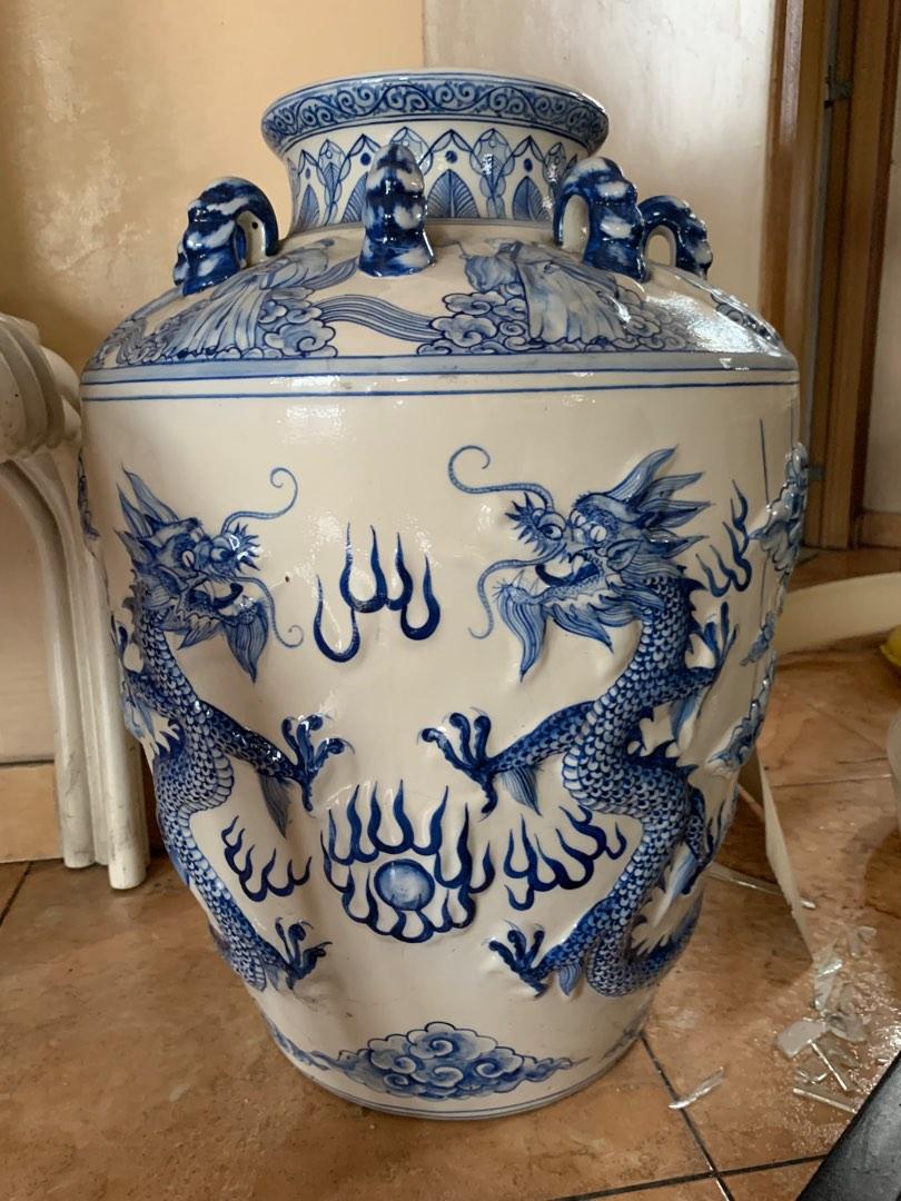 blue and white Traditional Chinese porcelain antique vase, Furniture