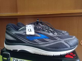 Brooks dyad 9 mens shoes top