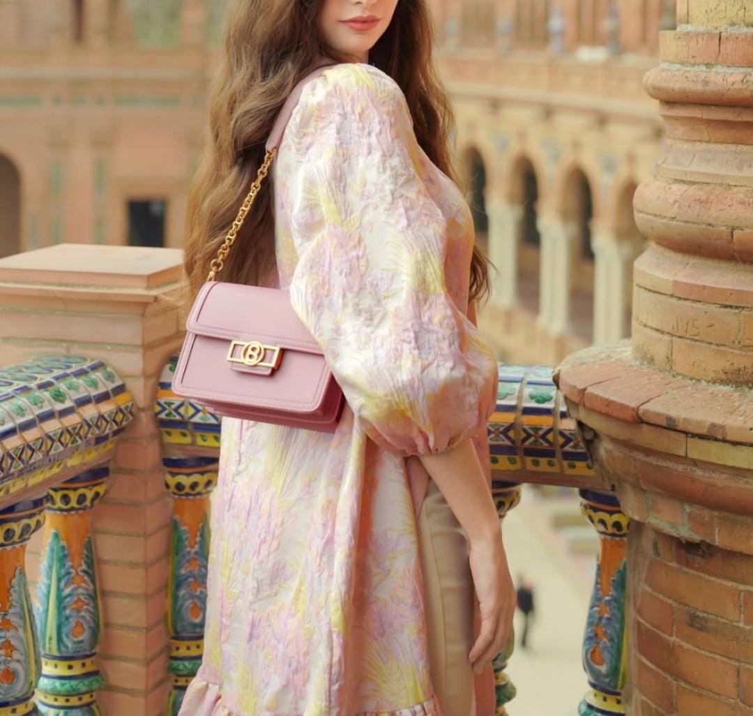 Buttonscarves bag, Fesyen Wanita, Tas & Dompet di Carousell