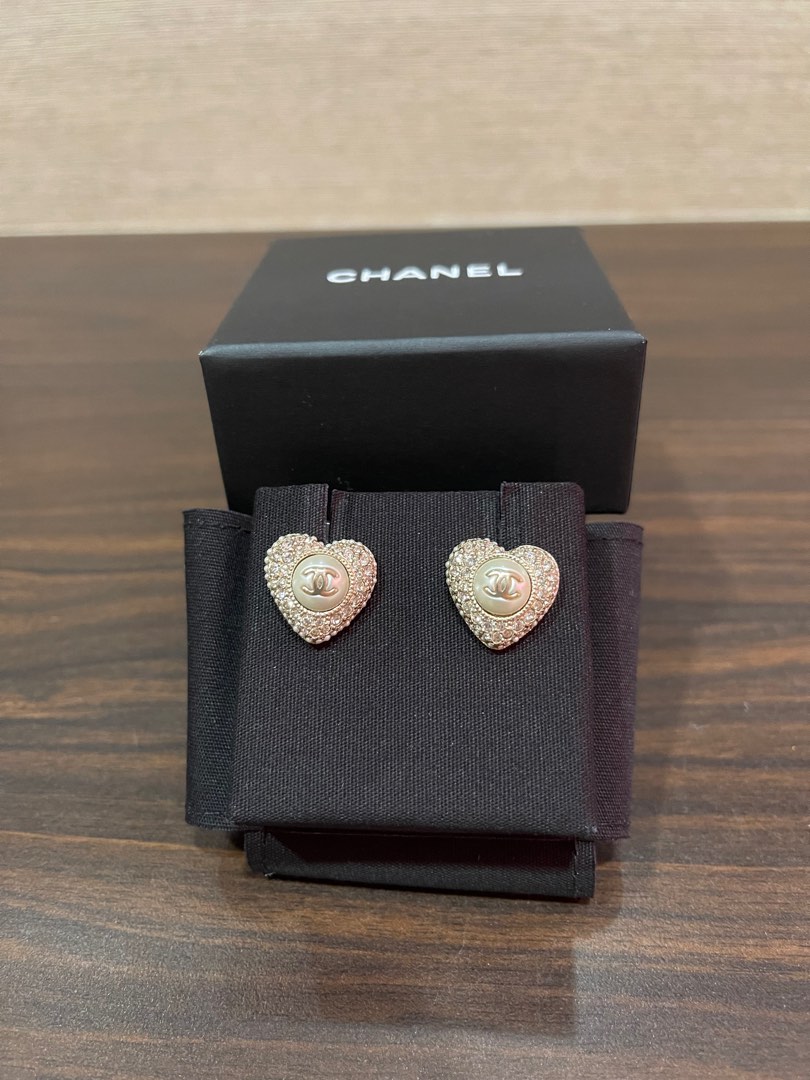 Chanel discount heart earrings