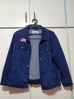 (Category: ) located in . Submitted by cl0udstore (Listing ID 1180441765, Image 1). Description: .