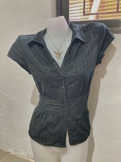(Category: ) located in . Submitted by nirvys.closet (Listing ID 1180459418, Image 1). Description: .