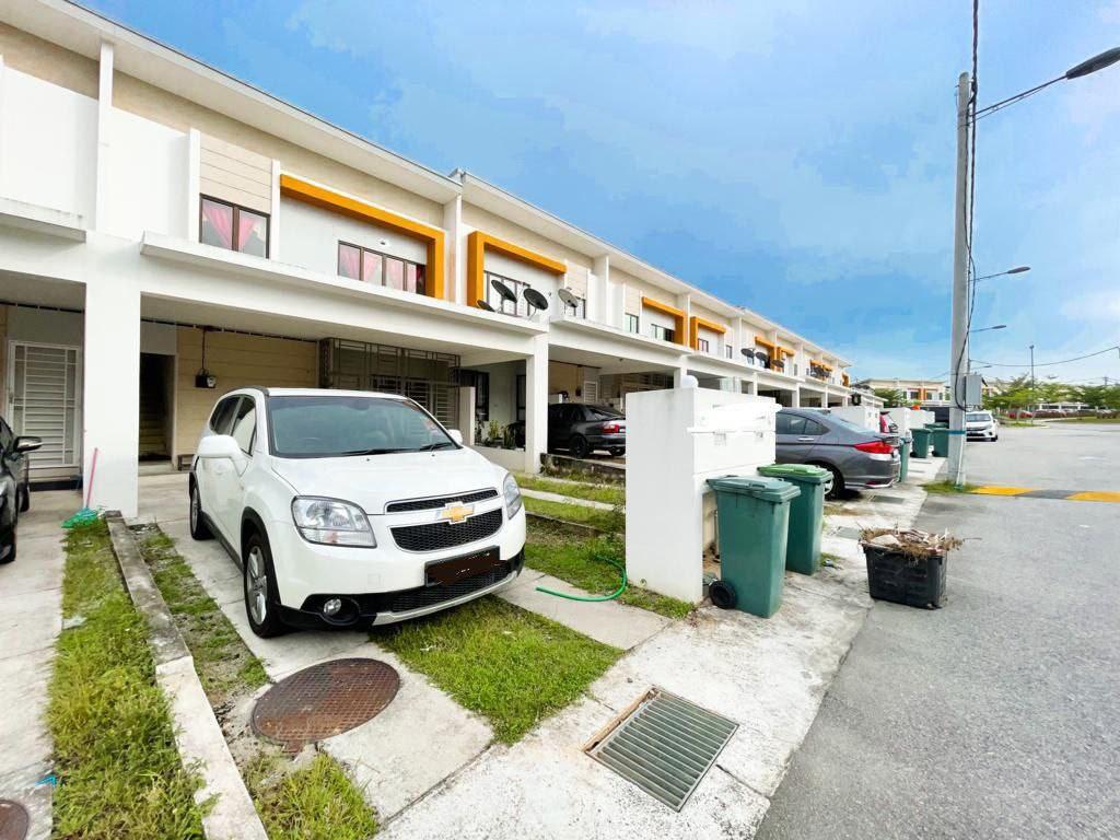 FOR RENT Villa Kesuma Town House Rumah Selangorku (Upper Unit) Semenyih