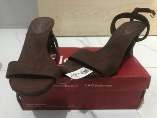 heels wanita
