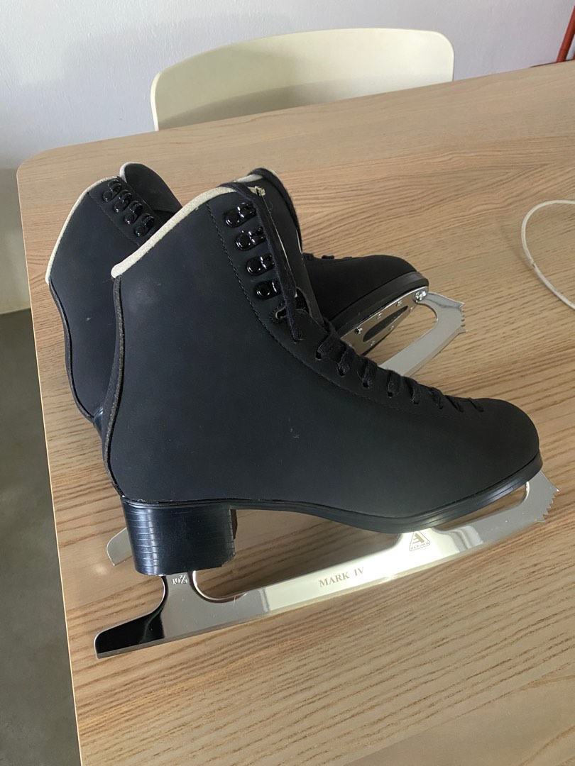 Jackson Artiste Ice Skate, Sports Equipment, Sports & Games, Skates