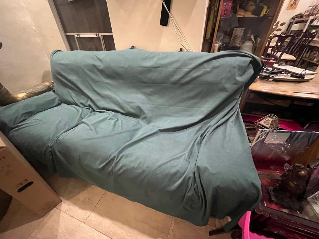 Lazy boy sofa (Category: Sofas) located in Manila. Submitted by makeupskincarebelowretail (Listing ID 1180406962, Image 3). Description: Has two lazy boy seats Adjustable Foam of sofa is not damaged only the leather 1.5 meters.