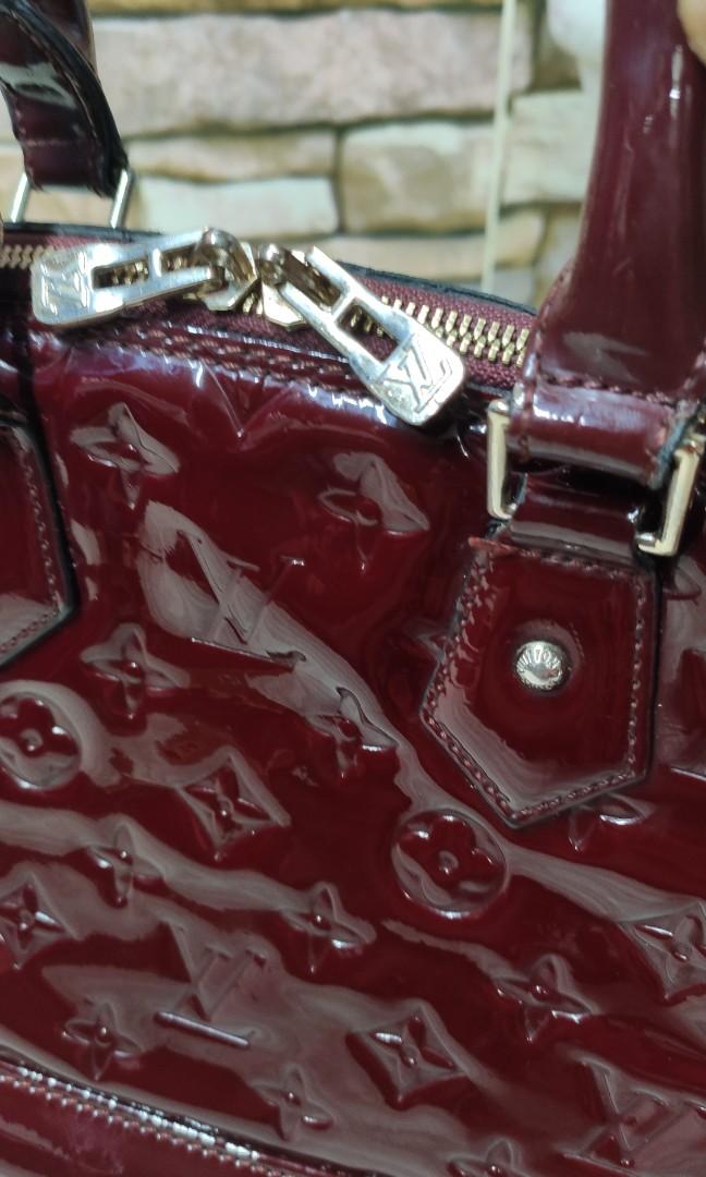 Alma patent leather handbag Louis Vuitton Burgundy in Patent leather -  29499550
