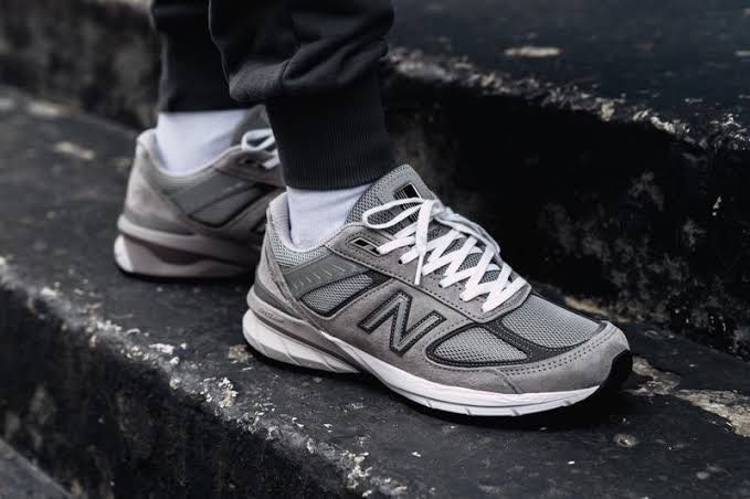 New Balance 990v5 Made In USA 'Grey', Men's Fashion, Footwear, Sneakers on  Carousell