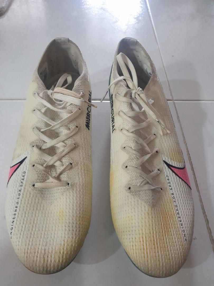 nike grey soccer cleats