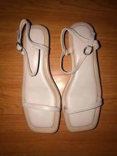 (Category: ) located in . Submitted by Stylistabella (Listing ID 1180369165, Image 1). Description: .