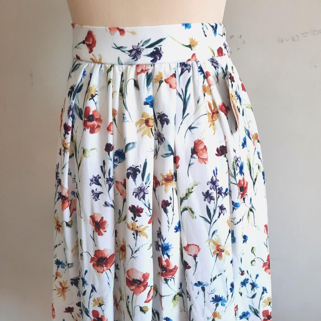 PLST Floral print white flowy midi skirt Japanese brand (rok motif bunga)  (new/with tag)