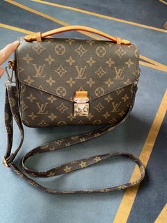 (Category: ) located in . Submitted by faezajoharicollection (Listing ID 1180314823, Image 1). Description: .