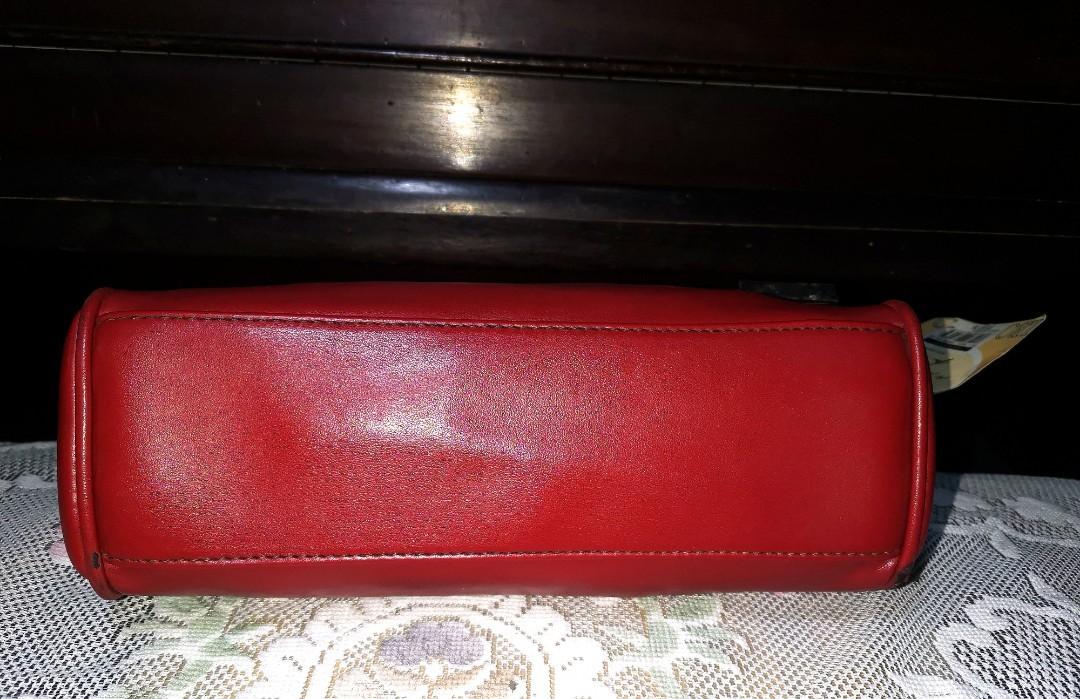 Preloved Red Authentic Leonardo Bag (Kris Aquino Collection), Luxury, Bags & Wallets on Carousell