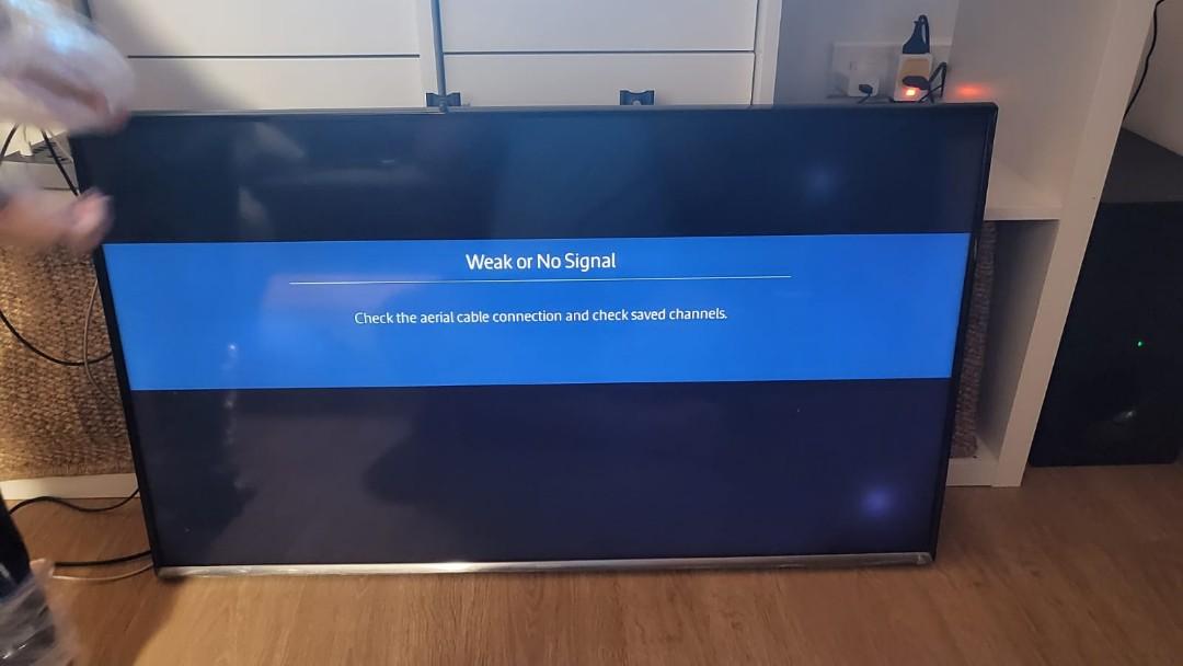 Samsung smart tv, TV & Home Appliances, TV & Entertainment, TV on Carousell