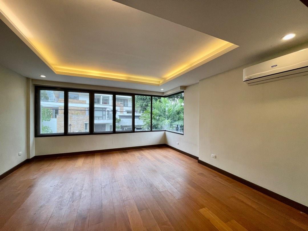 San Lorenzo Village House and lot 4 Bedroom with garden, Property