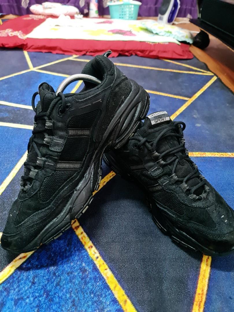SKECHERS VIGOR 2.0 TRIPLE BLACK 9.5UK Men s Fashion Footwear