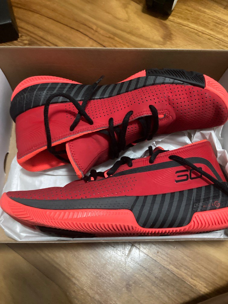 steph curry basketball shoes white