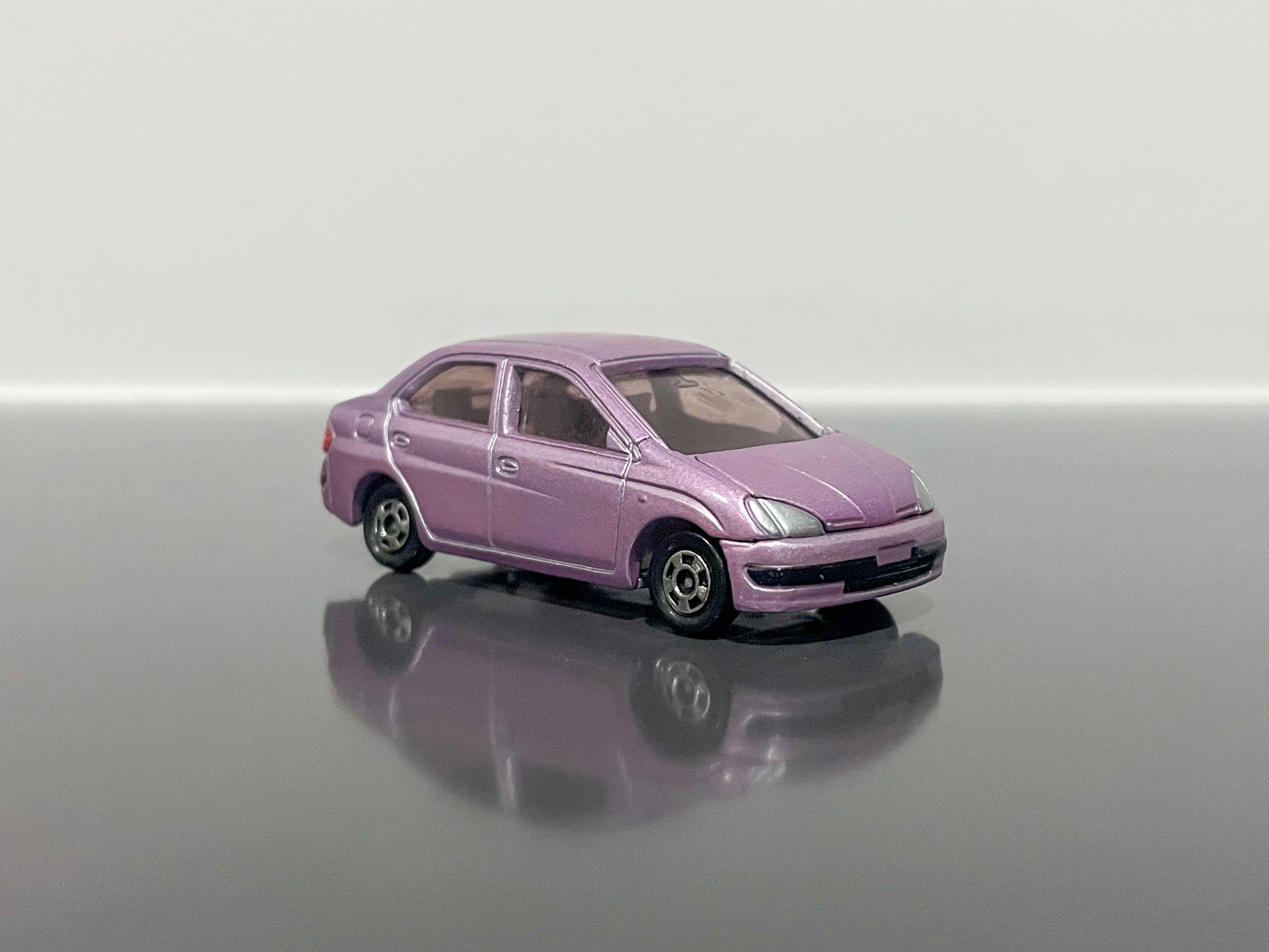 Tomica prius 2025