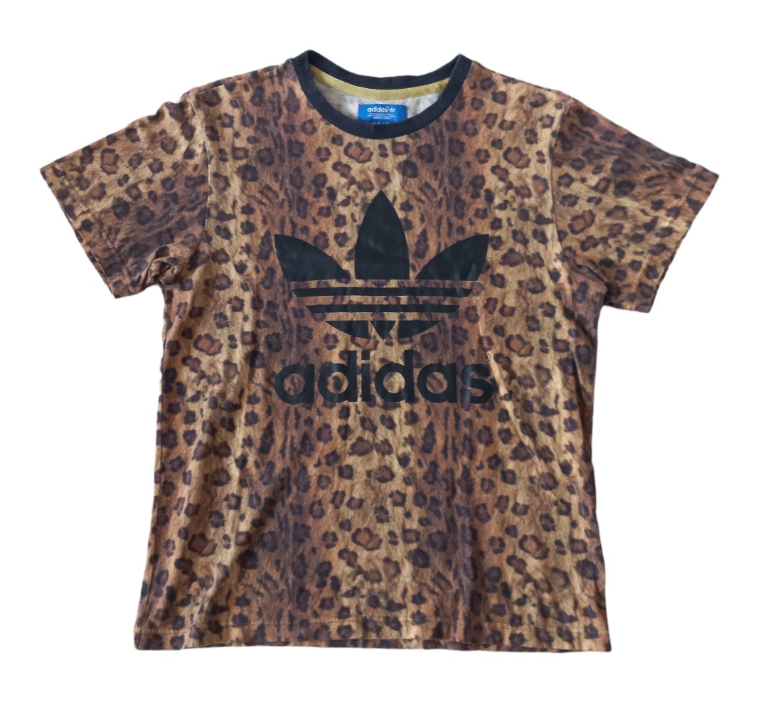 Tshirt Adidas Leopard, Fesyen Wanita, Pakaian Wanita, Atasan di Carousell