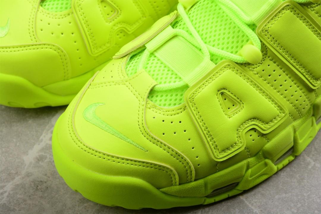nike air uptempo volt