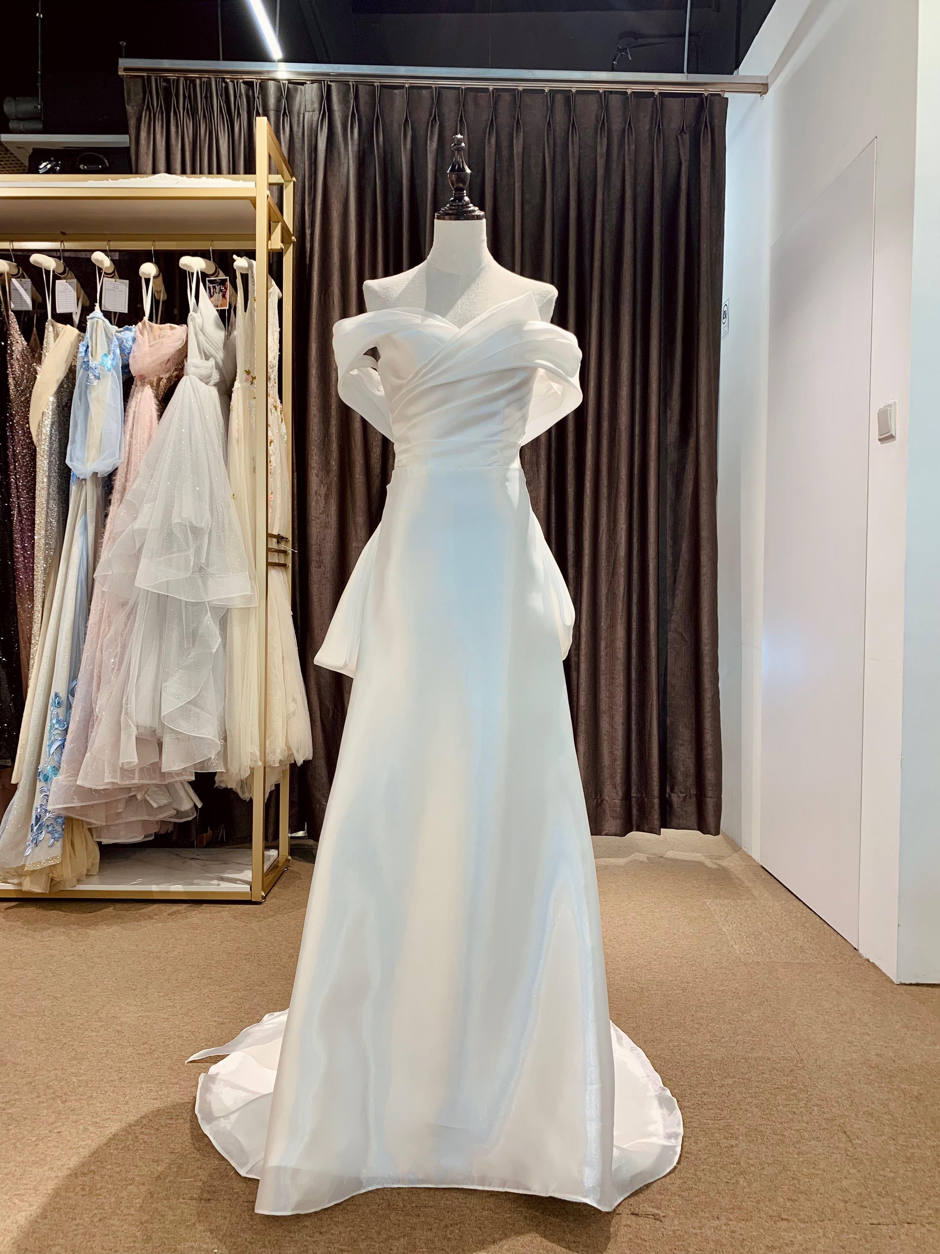Wedding dress hotsell under $400