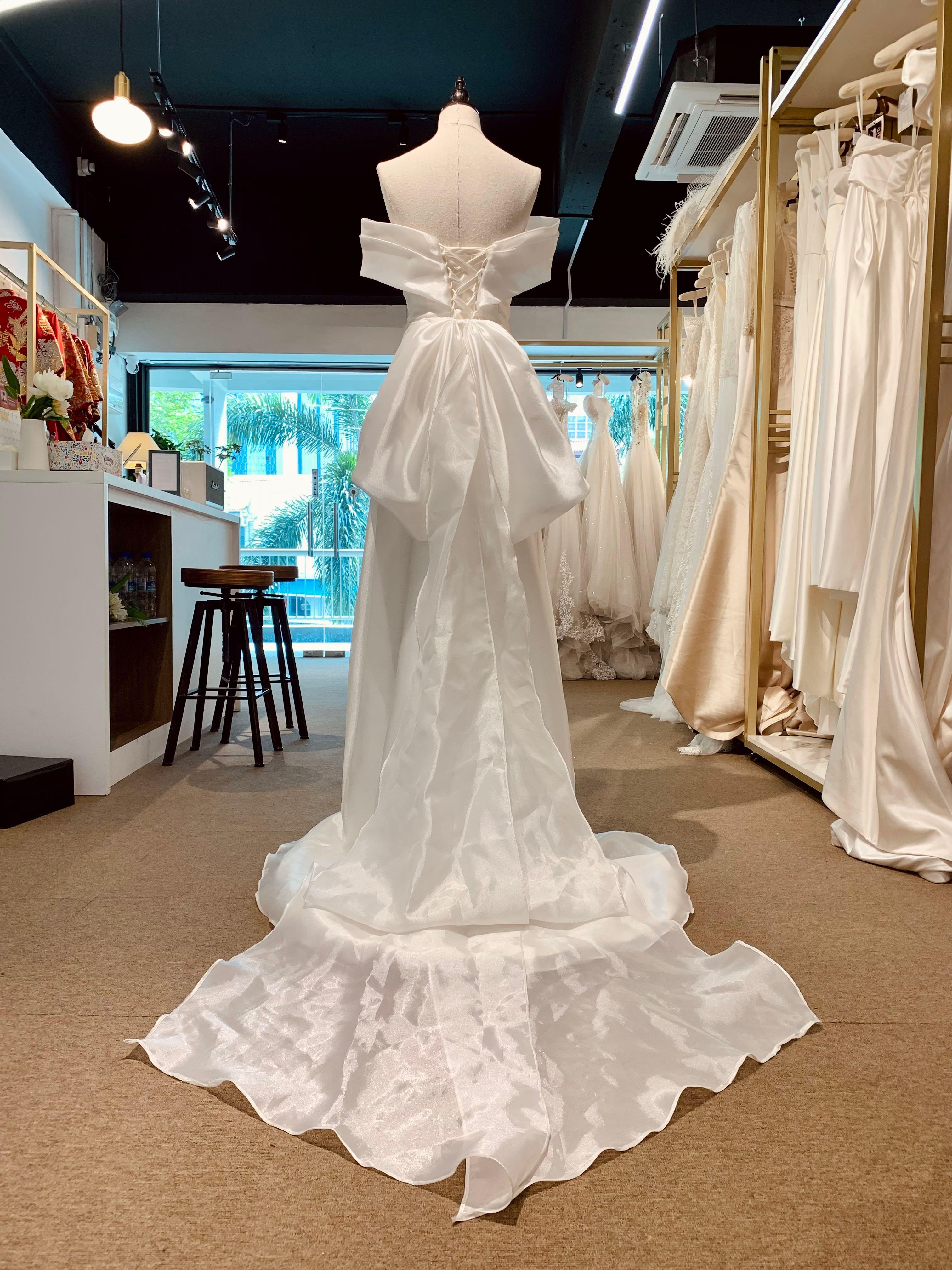 For Sale 400 White Satin Off shoulder Mermaid Wedding Gown
