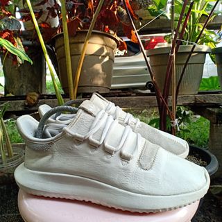 (Category: ) located in . Submitted by ownsneaks (Listing ID 1180602492, Image 1). Description: .