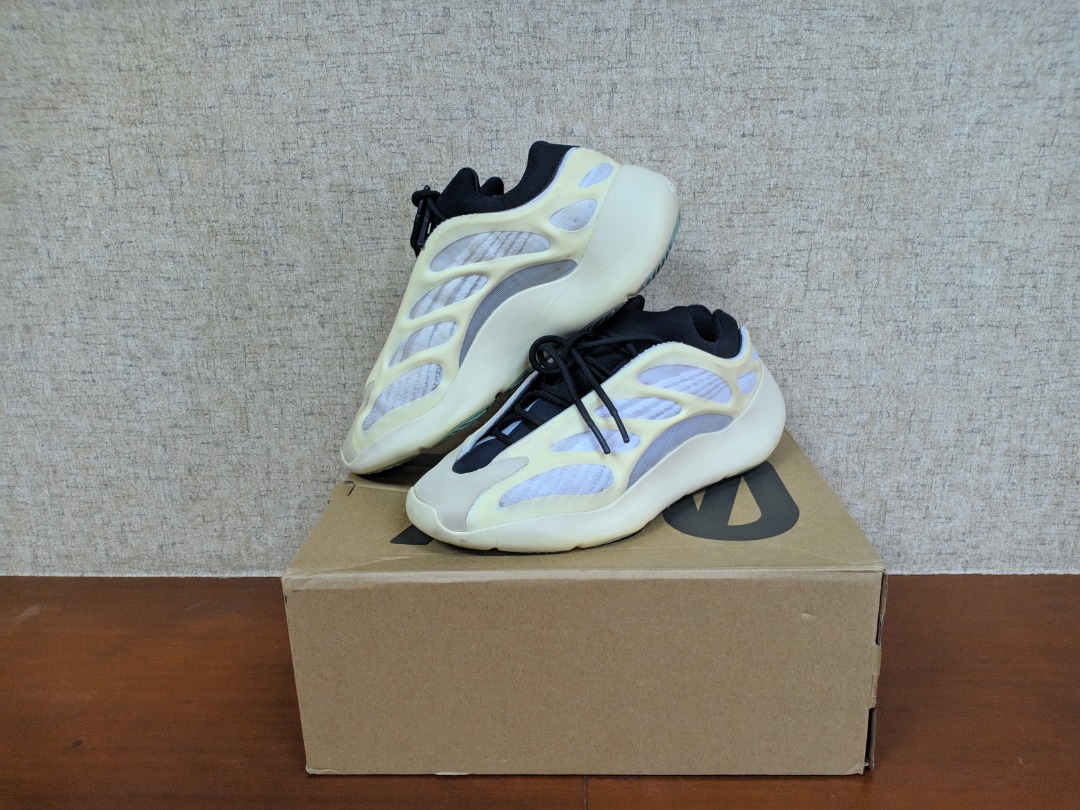 Adidas Yeezy 700 V3 Azael Second Original, Fesyen Pria, Sepatu , Sneakers  di Carousell