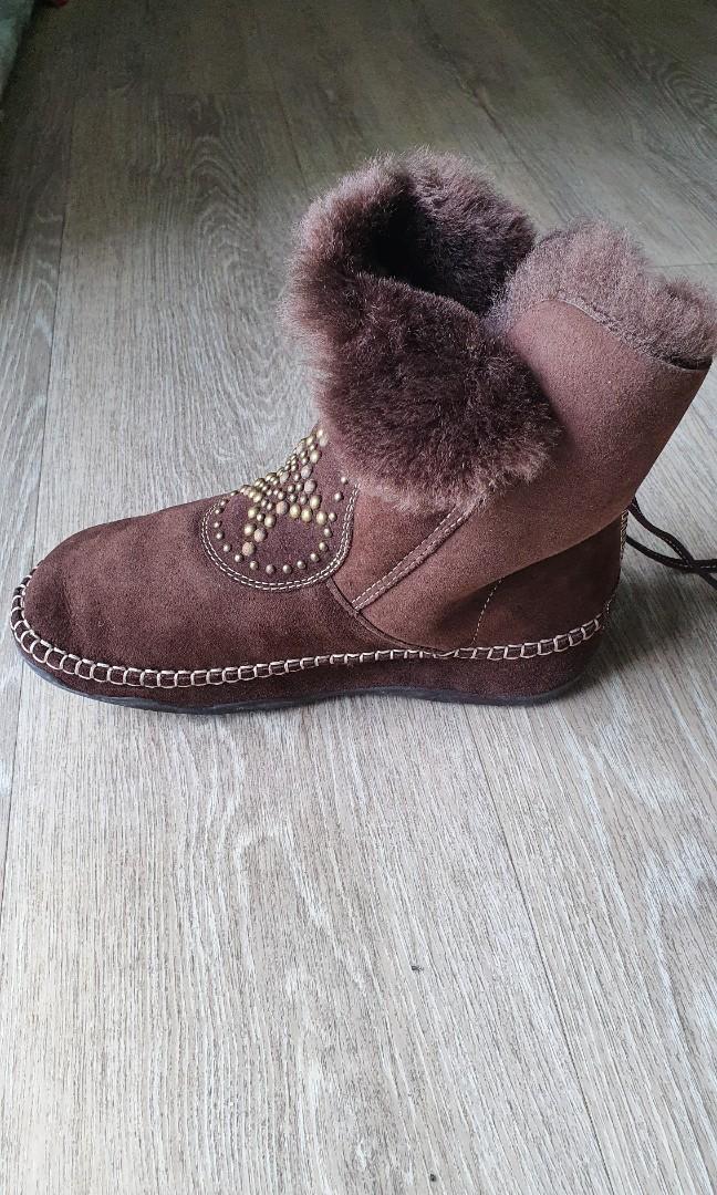 Anna Sui Fitflop winter boots Brand New Women s Fashion Footwear Boots on Carousell