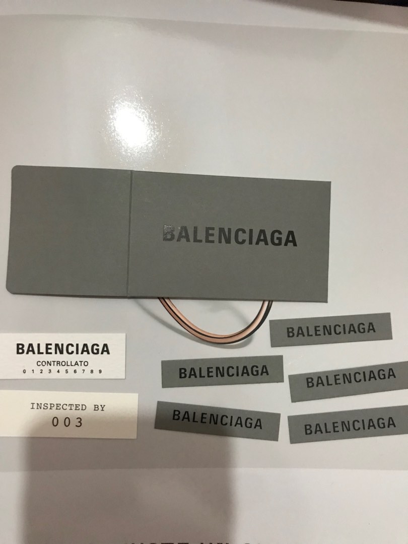 Balenciaga online controllato card