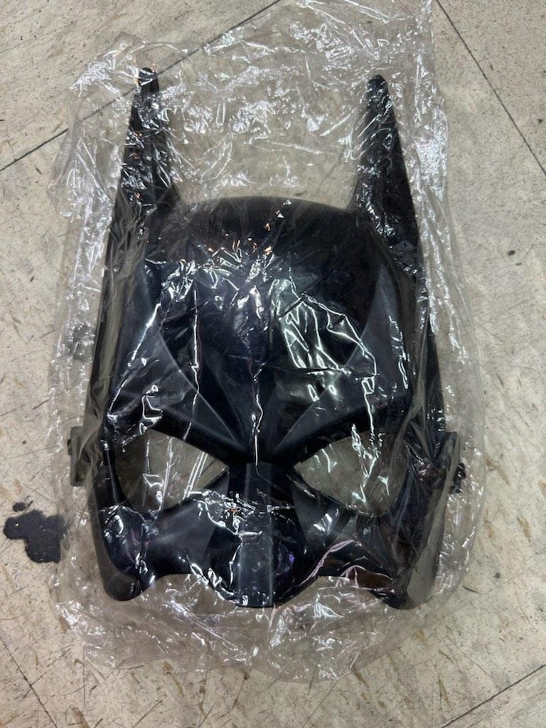 Batman mask (Category: Western Merchandise) located in Pasay City. Submitted by shirley.manacsa (Listing ID 1180656377, Image 1). Description: .