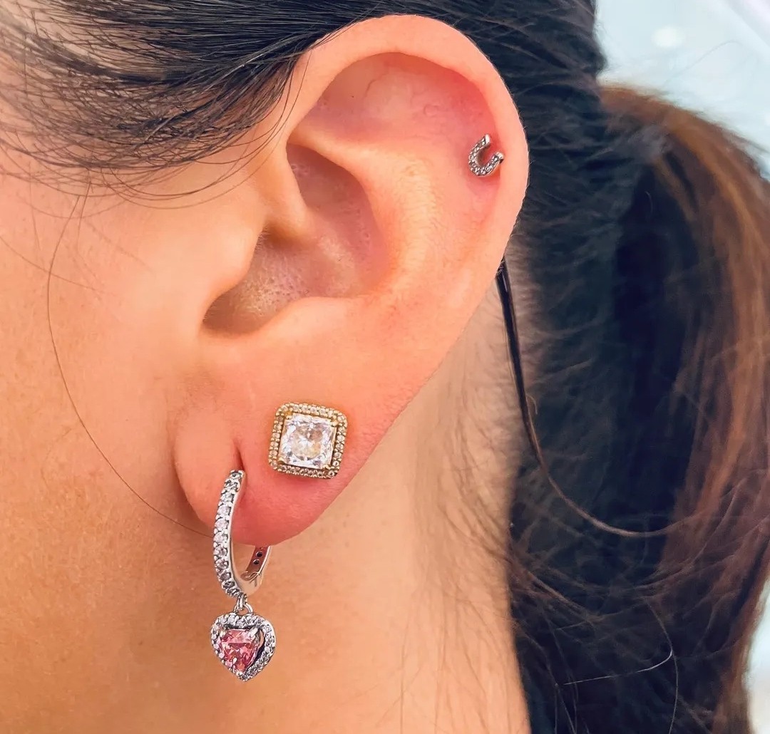 Pandora square halo earrings deals
