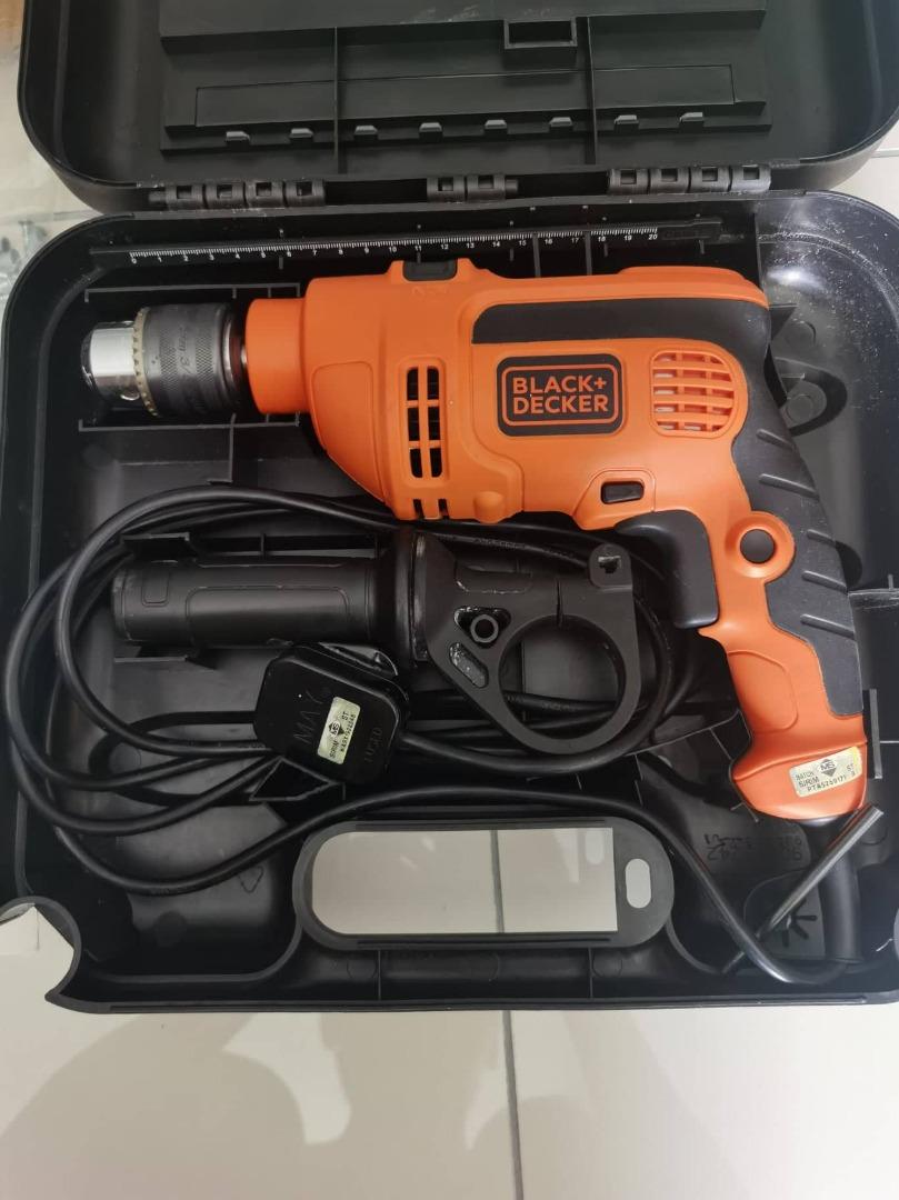 Black & store decker drill kit