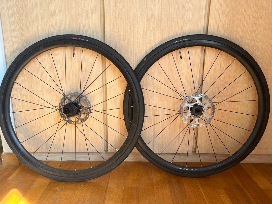 bontrager affinity tlr disc wheelset