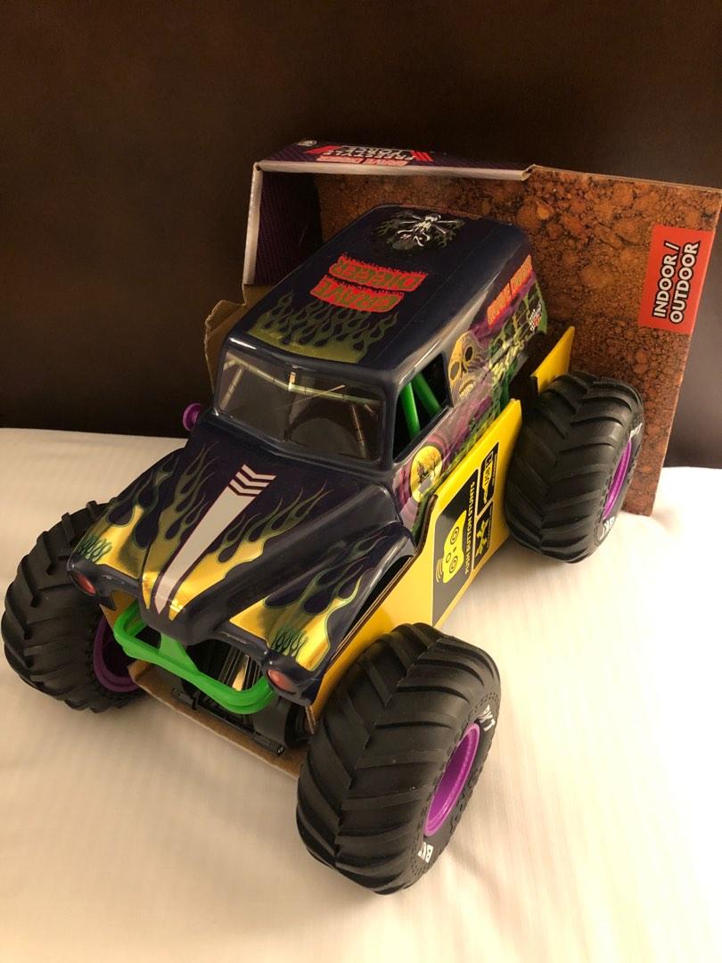 Brand New Monster Jam GRAVE DIGGER Ultimate Champion Edition Freestyle
