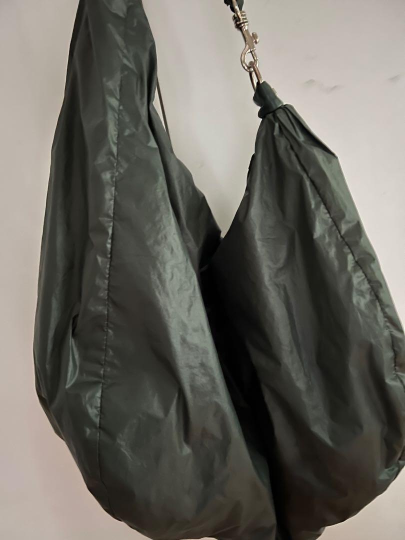 Bree Bag (Category: Luxury Bags & Wallets) located in San Pedro. Submitted by destashing.mom (Listing ID 1180594067, Image 1). Description: Lightweight. Good for everyday bag. Color : Army green Plus shipping.