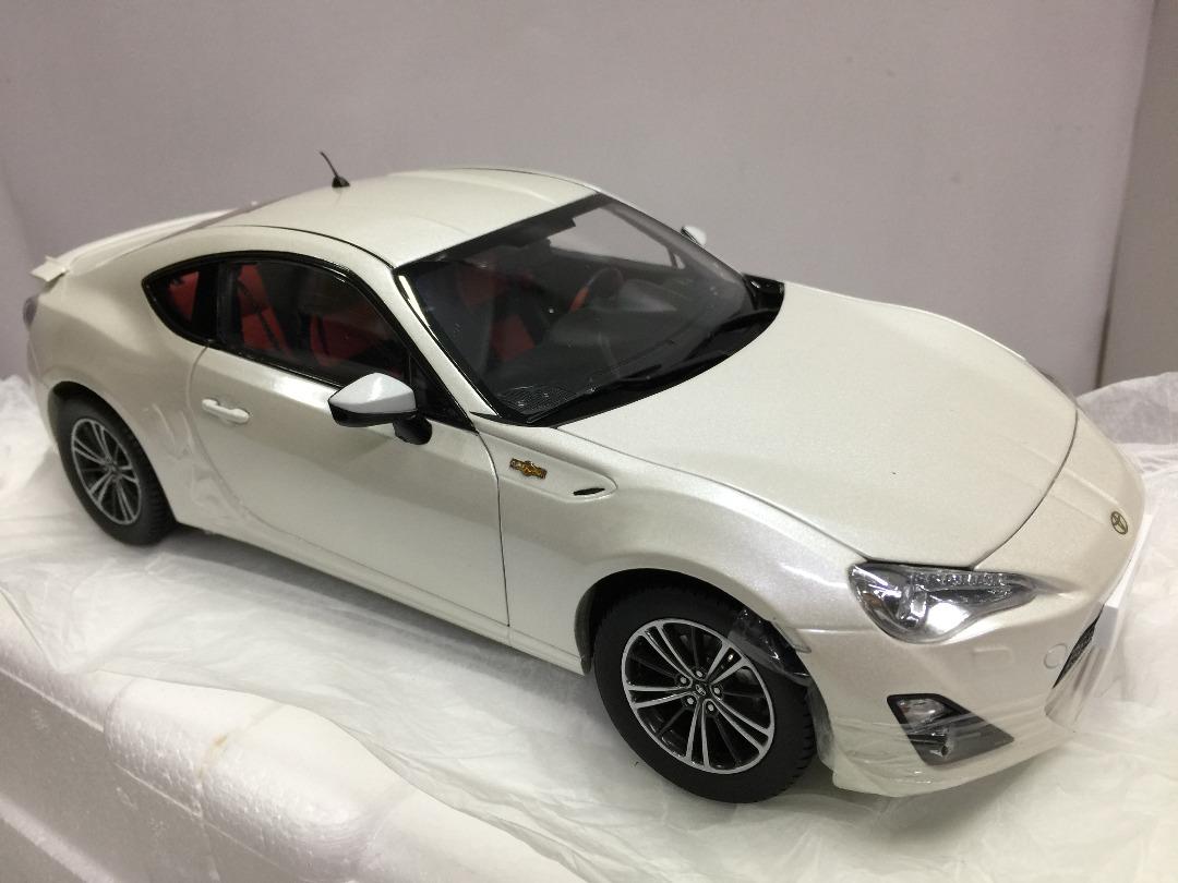 Century Dragon 1/18 トヨタ　GT86 ホワイト 1/18 Century Dragon Toyota 86 GT86 (White) Diecast Car Model