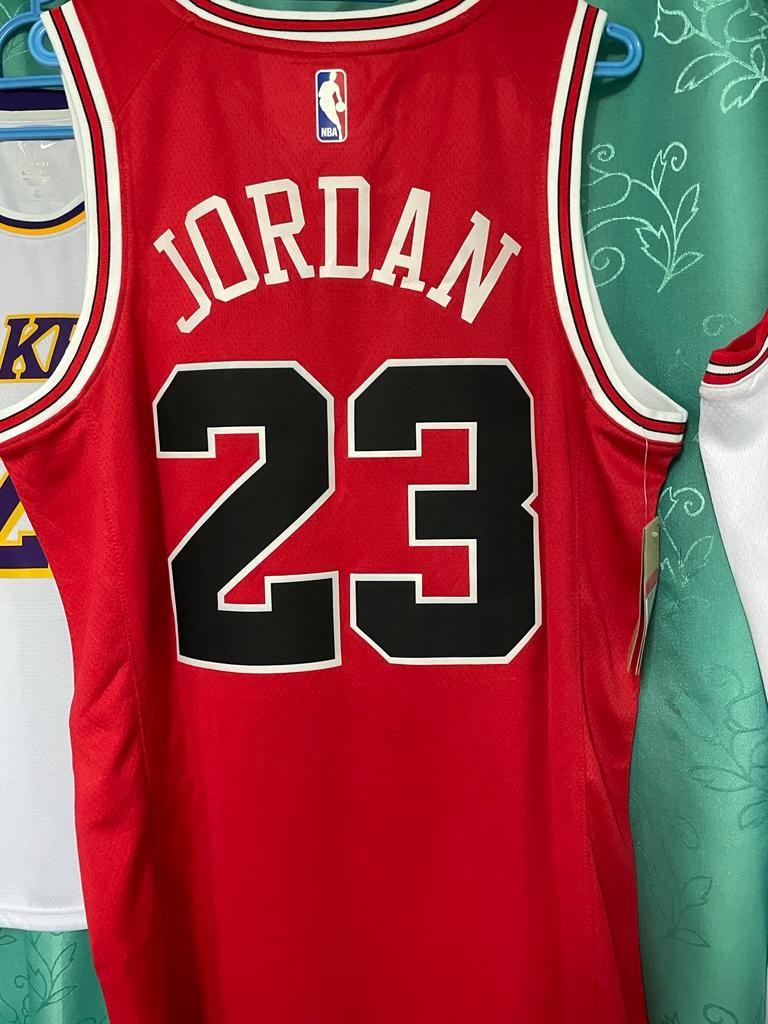 Chicago bulls jersey jordan 23, Men's Fashion, Activewear on Carousell