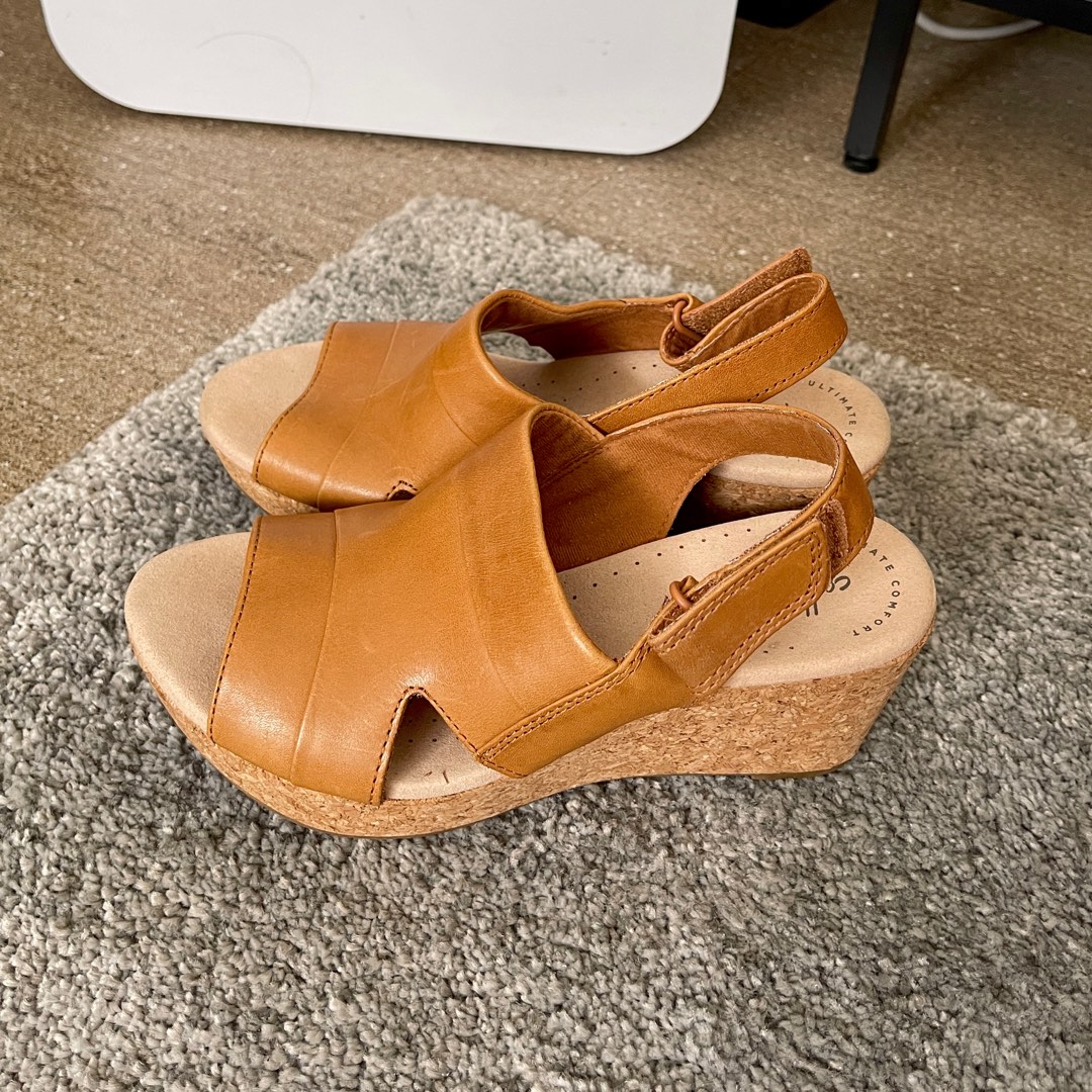 Clarks Wedge Sandals, Women's Fashion, Footwear, Wedges on Carousell