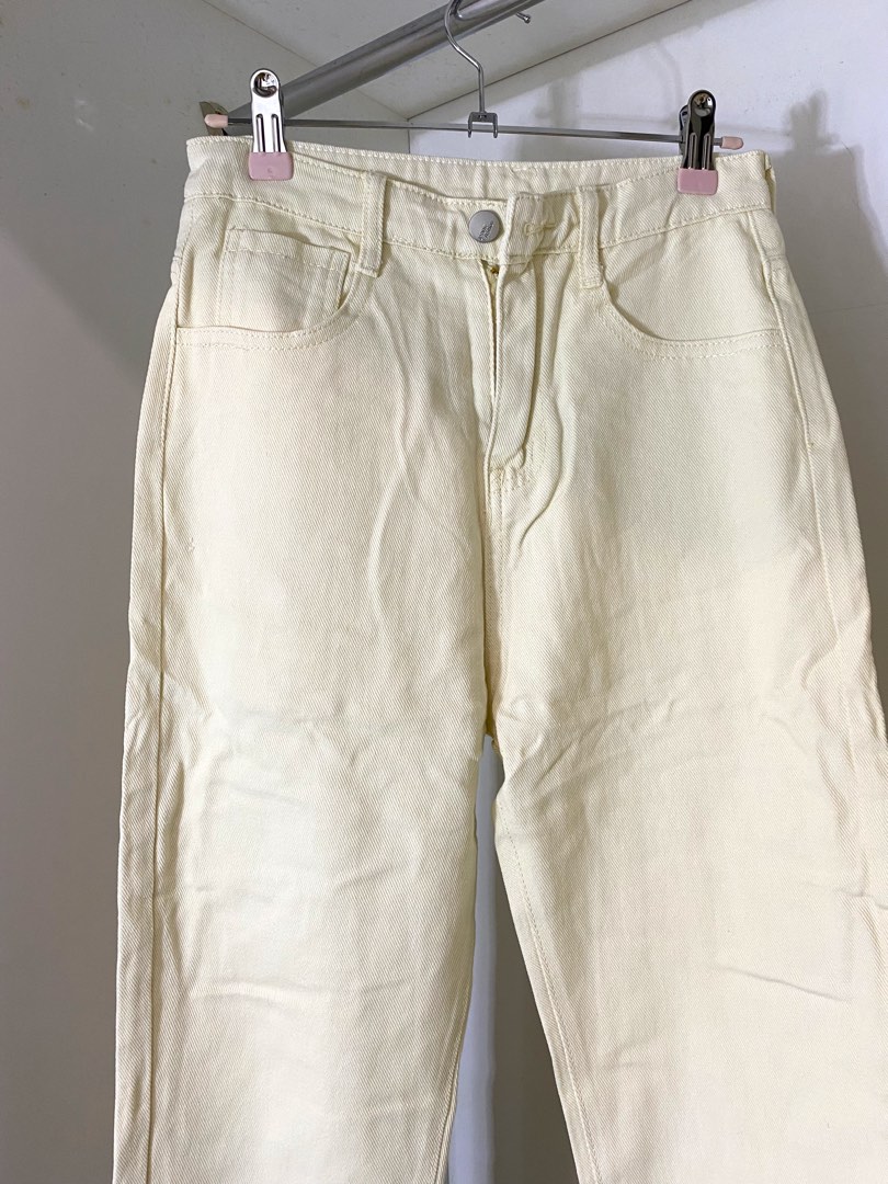 Cream mom jeans highwaist, Women's Fashion, Bottoms, Jeans on Carousell