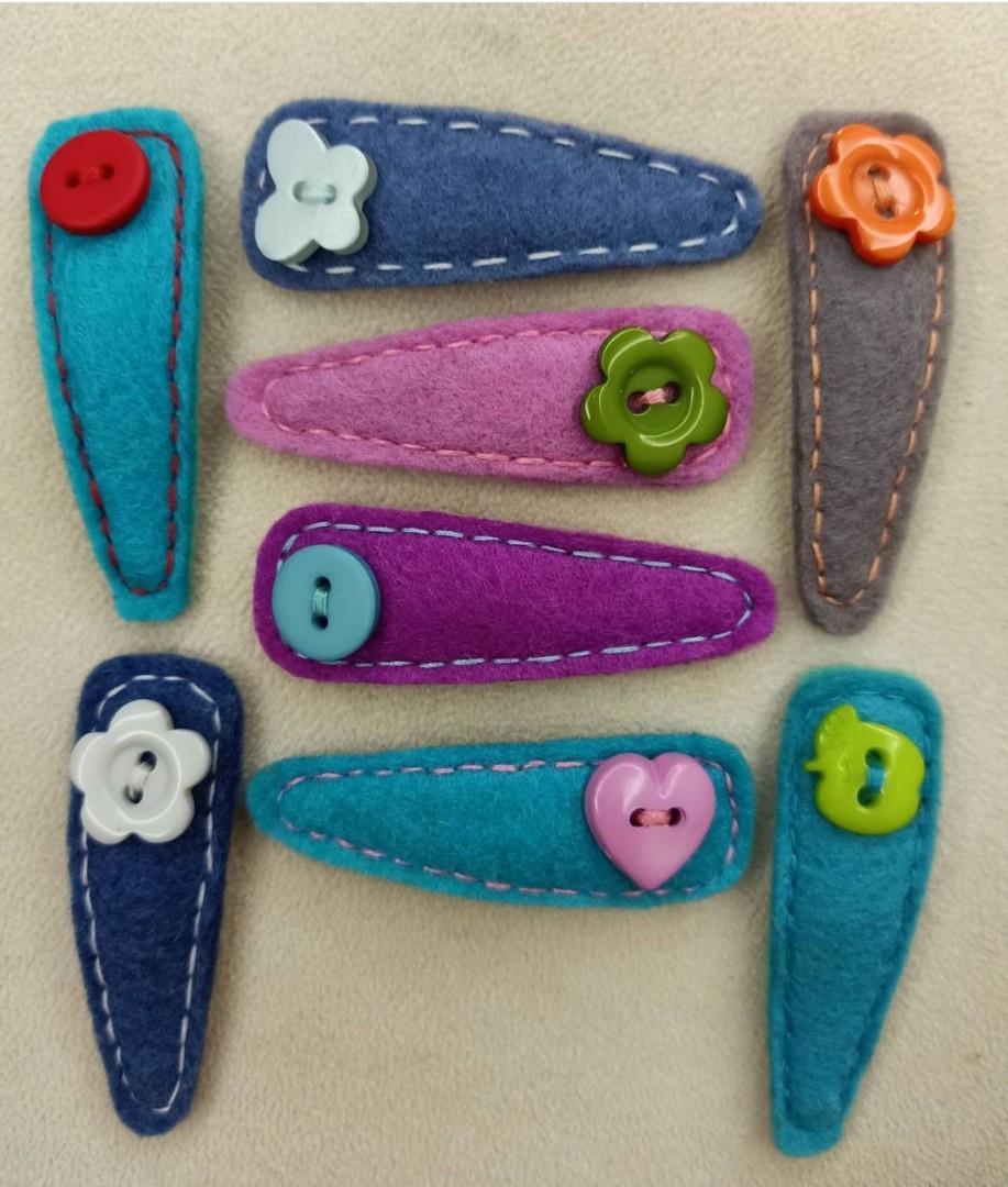 Felt Snap Hair Clips with Buttons (Category: Babies & Kids Fashion) located in Mandaluyong City. Submitted by patchandpast (Listing ID 1180647320, Image 1). Description: P40 each.