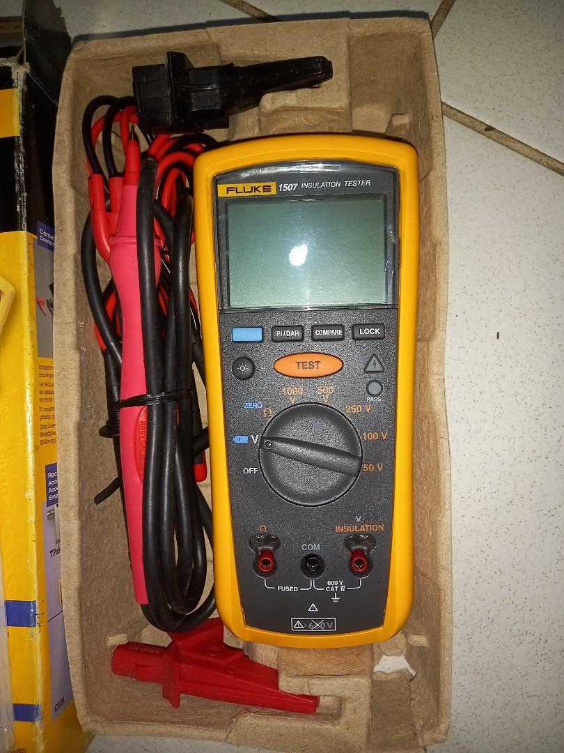 FLUKE 1507 insulation or megger tester, Commercial & Industrial