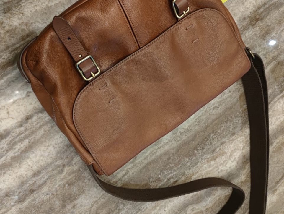 Fossil Original Leather Men Bag, Men's Fashion, Bags, Briefcases on Carousell