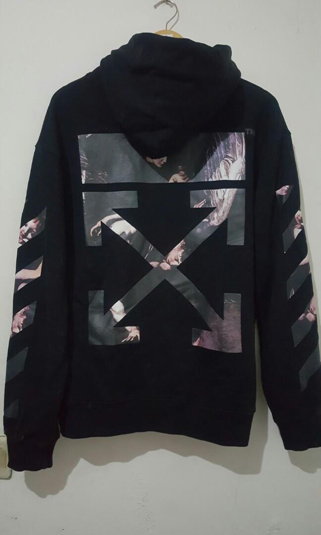 Hoodie offwhite second, Fesyen Pria, Pakaian , Baju Luaran di Carousell