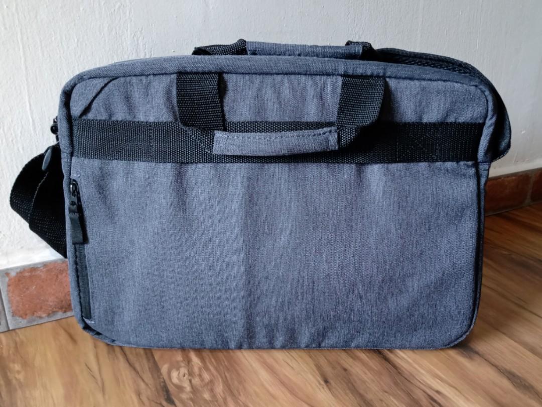 HP laptop bag with free wireless mouse, Computers & Tech, Parts