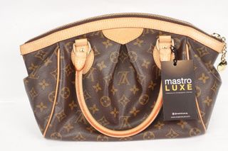 (Category: ) located in . Submitted by sg.mastroluxe (Listing ID 1180633562, Image 1). Description: .