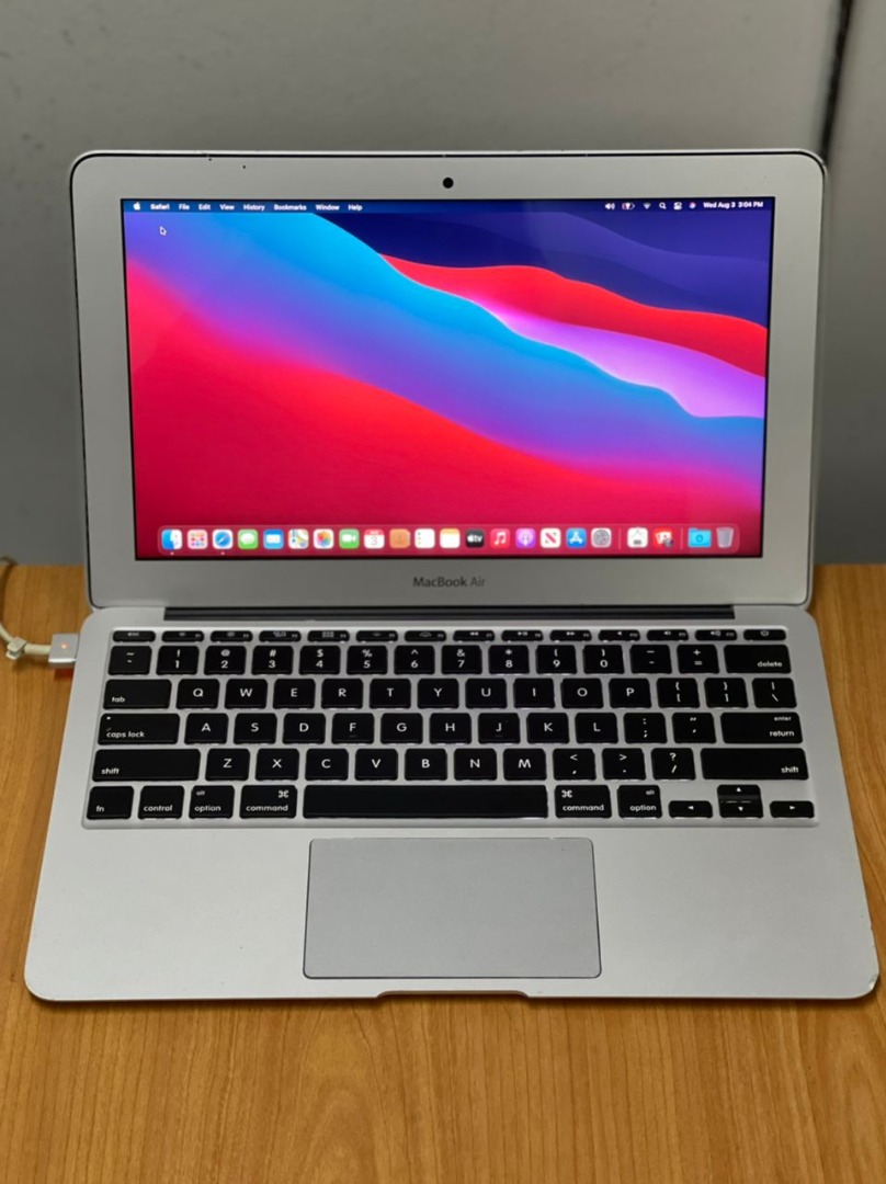 MACBOOK AIR A1465(2012) Intel Core i5 4GB RAM 256GB SSD 11.6 INCH