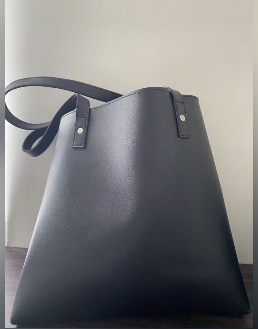 Novia Minimalist Leather Tote Bag main image 0