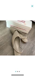 (Category: ) located in . Submitted by kaseywong (Listing ID 1180653233, Image 1). Description: .